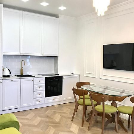 Brand New 1-Bedroom Apartment In City Centre Gori Buitenkant foto